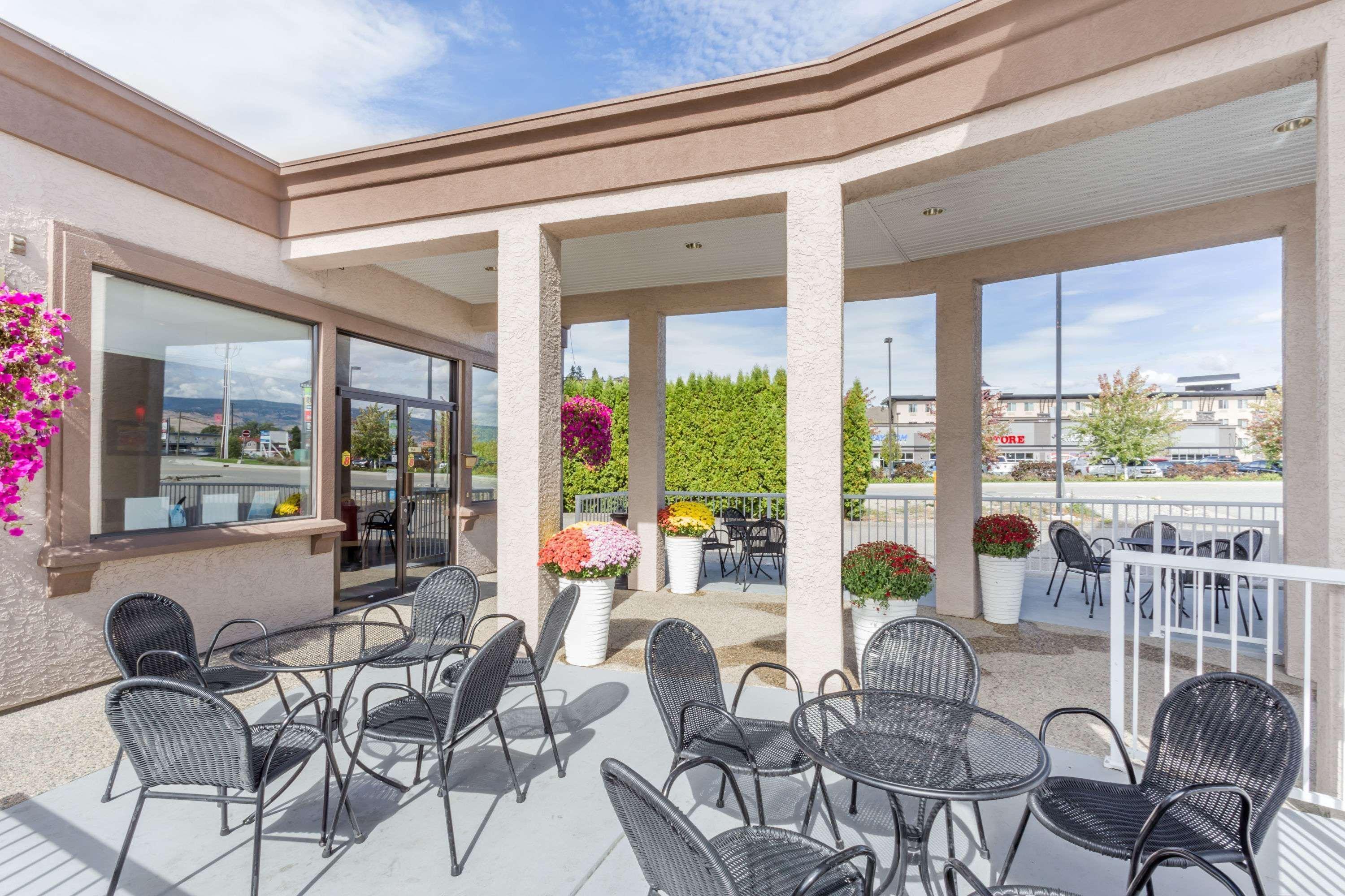 Super 8 By Wyndham Kelowna Bc Ngoại thất bức ảnh