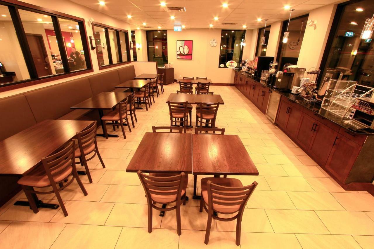 Super 8 By Wyndham Kelowna Bc Ngoại thất bức ảnh